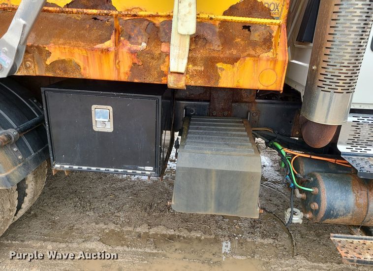 image for item LH9872 2006 International 7300  dump truck