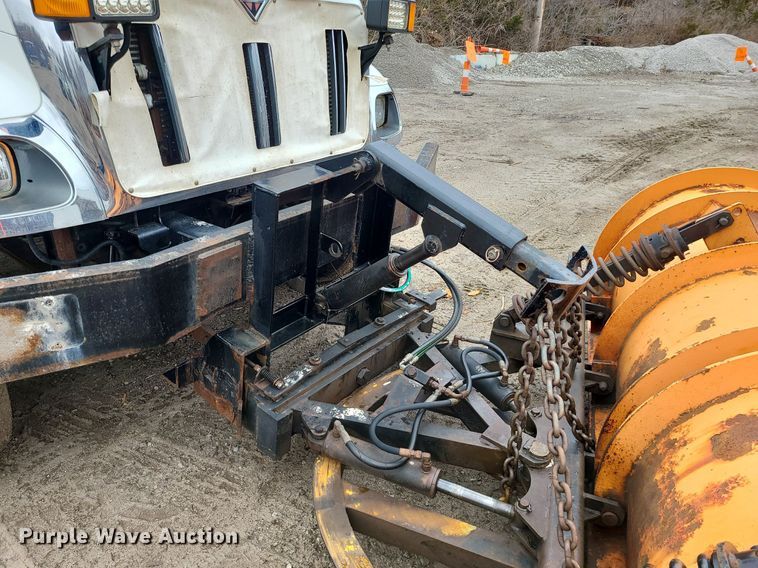 image for item LH9872 2006 International 7300  dump truck