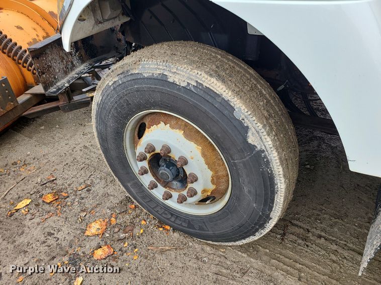 image for item LH9872 2006 International 7300  dump truck