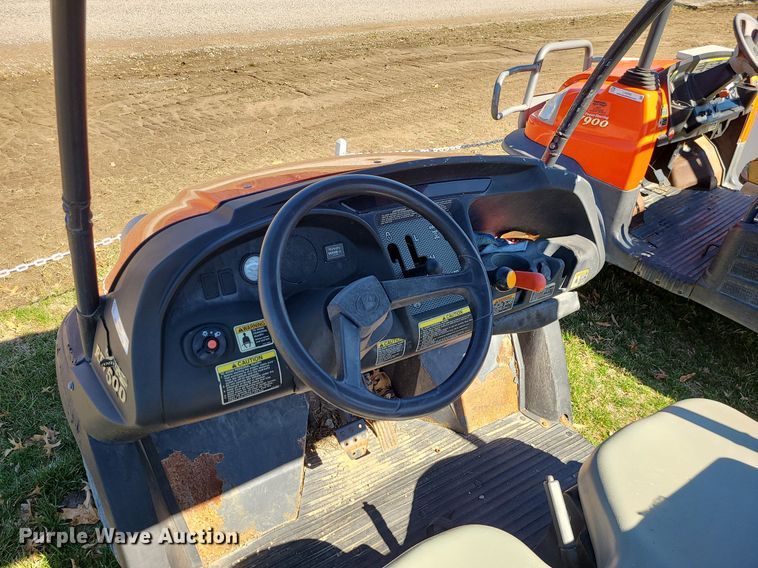 image for item LH9899 Kubota RTV500  utility vehicle