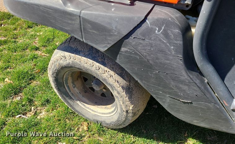 image for item LH9899 Kubota RTV500  utility vehicle