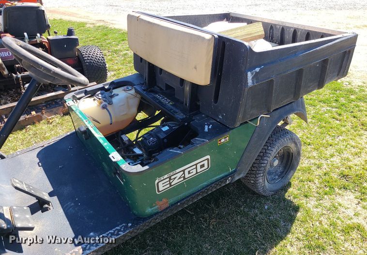 image for item LH9901 2010 EZ GO ST400  utility vehicle