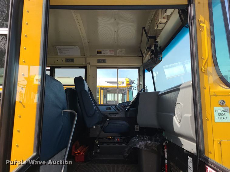 image for item LH9920 2007 IC PB105  school bus