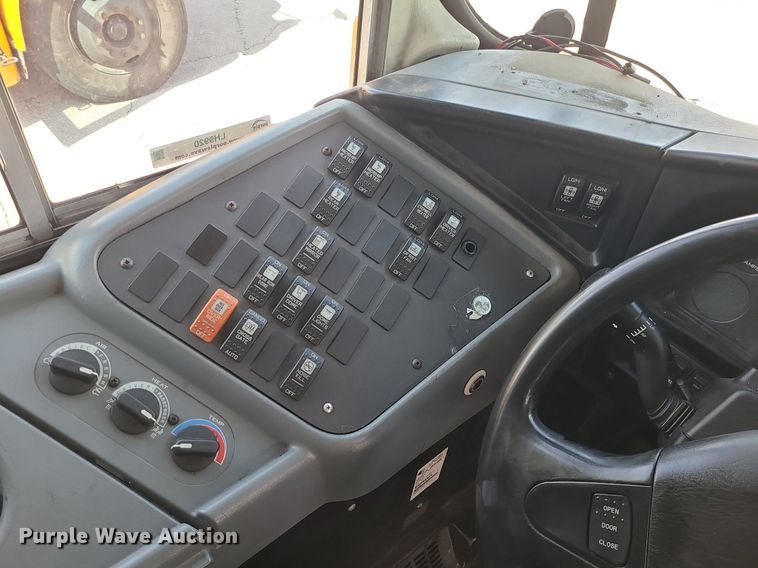 image for item LH9920 2007 IC PB105  school bus