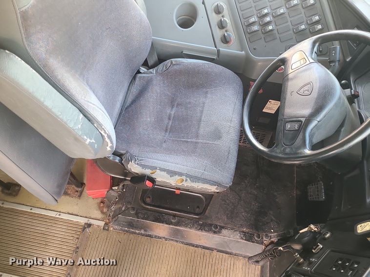 image for item LH9921 2006 IC PB105  school bus