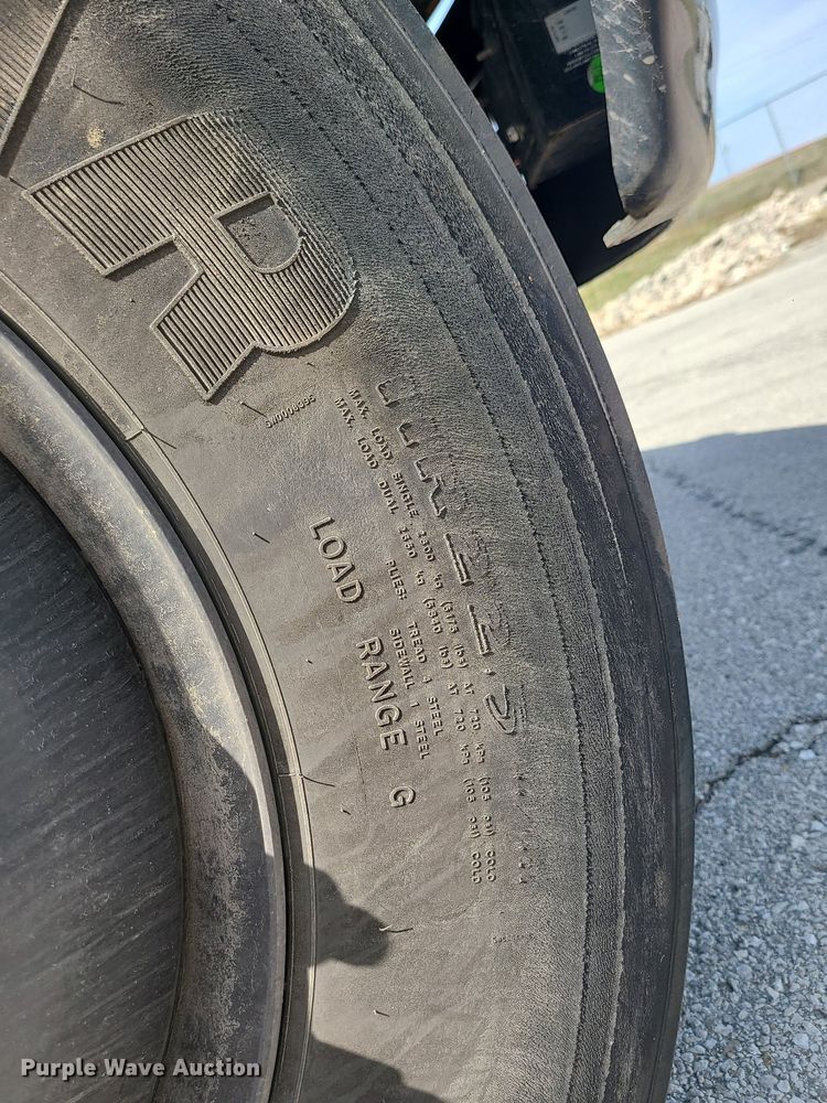 image for item LH9921 2006 IC PB105  school bus