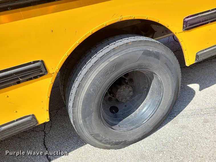 image for item LH9921 2006 IC PB105  school bus