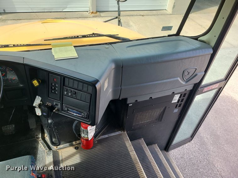 image for item LH9922 2007 IC PB105  school bus