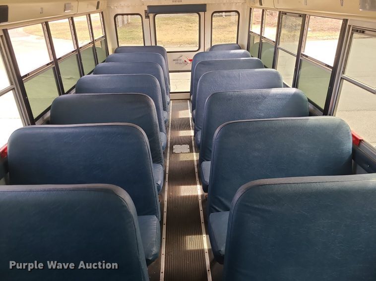 image for item LH9922 2007 IC PB105  school bus