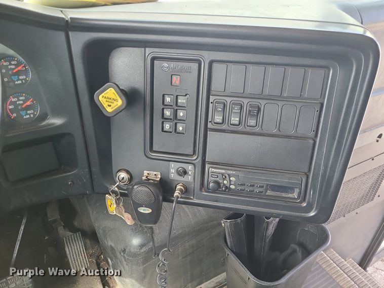 image for item LH9923 2007 IC PB105  school bus