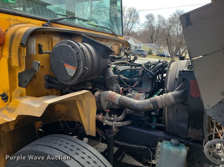 image for item LH9923 2007 IC PB105  school bus