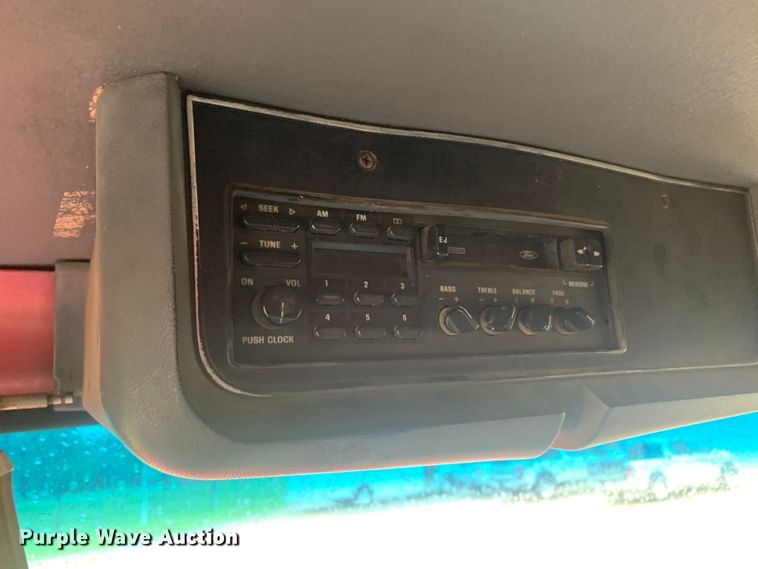 image for item LI9113 1993 Ford L9000  dump truck