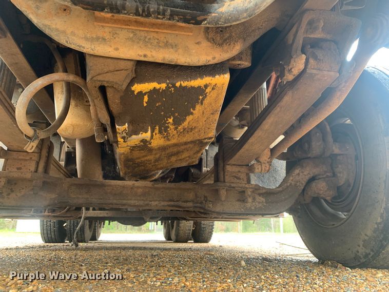 image for item LI9113 1993 Ford L9000  dump truck