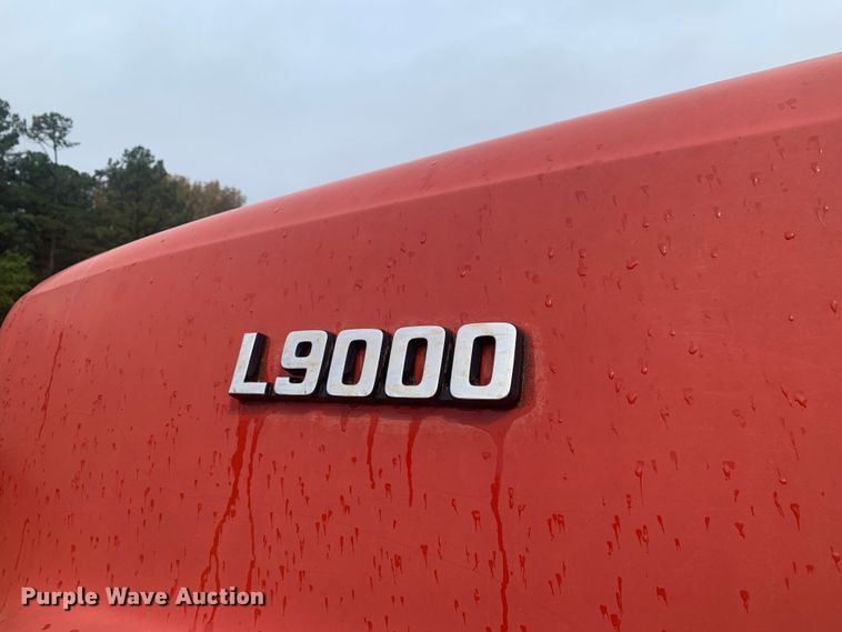 image for item LI9113 1993 Ford L9000  dump truck