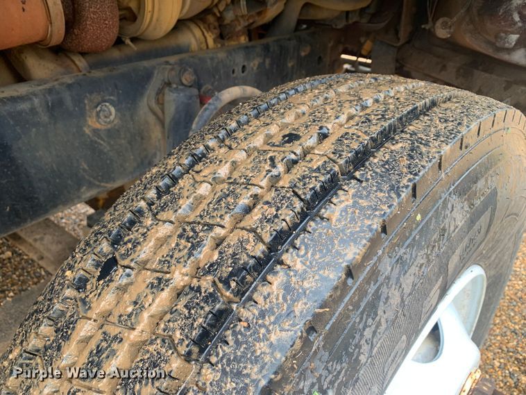 image for item LI9113 1993 Ford L9000  dump truck