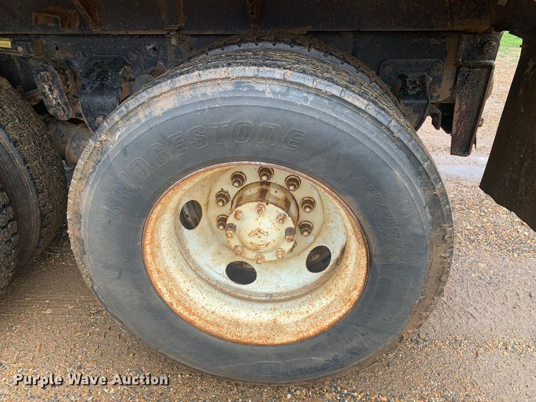 image for item LI9113 1993 Ford L9000  dump truck