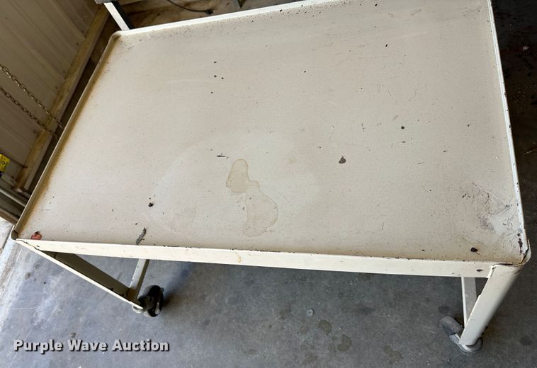 image for item LN9076 (2) tables