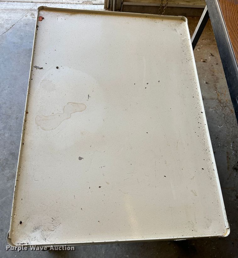 image for item LN9076 (2) tables