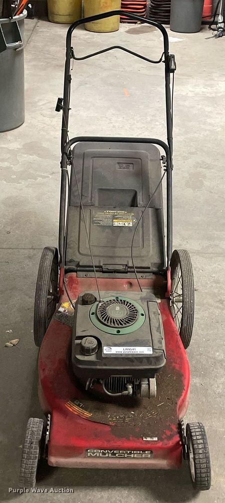 image for item LR9541 Lawn and garden equipment