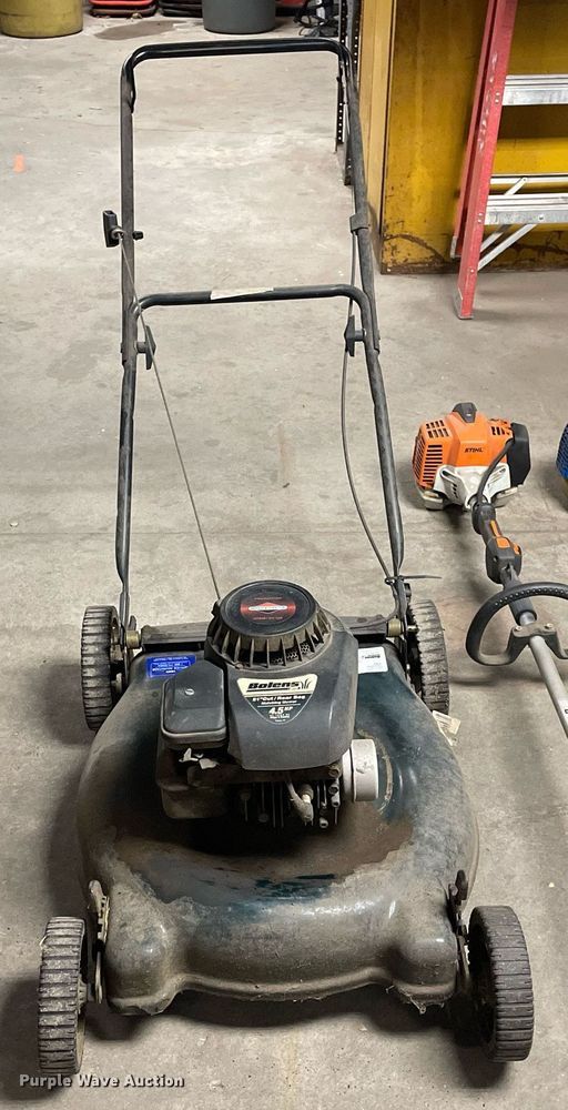 image for item LR9541 Lawn and garden equipment