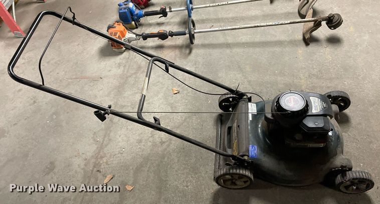 image for item LR9541 Lawn and garden equipment