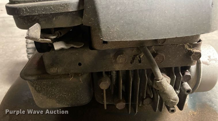 image for item LR9541 Lawn and garden equipment