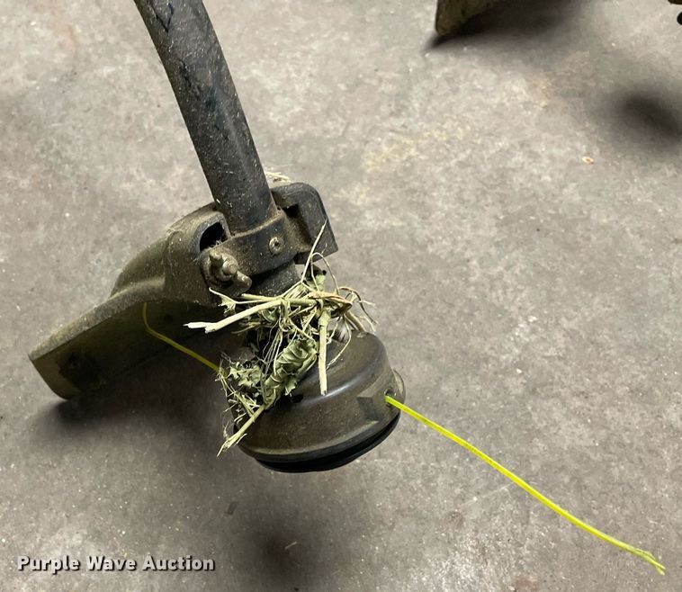 image for item LR9541 Lawn and garden equipment