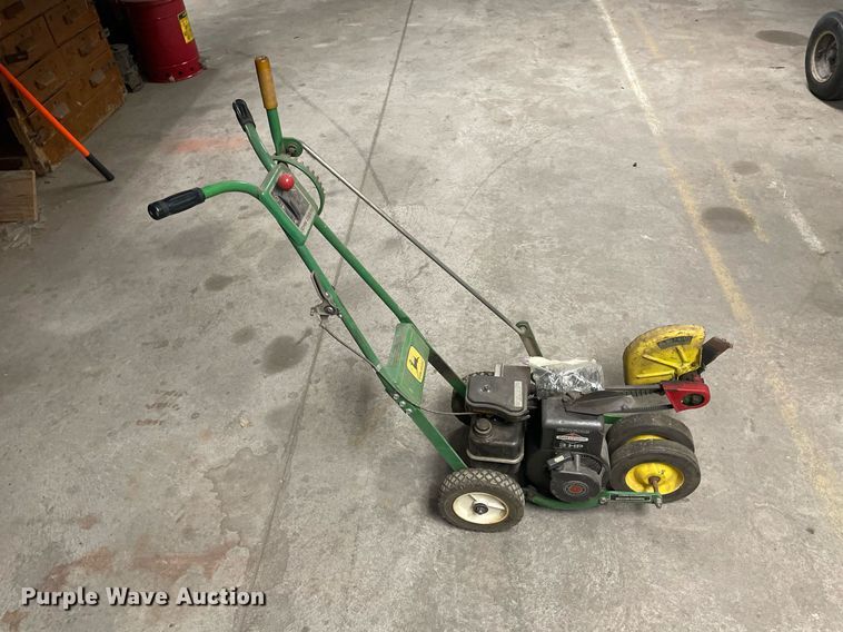 image for item LR9541 Lawn and garden equipment