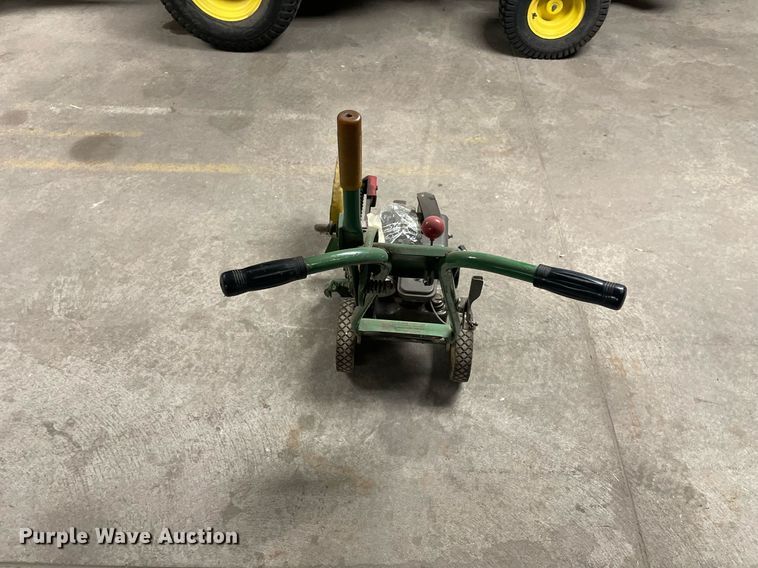 image for item LR9541 Lawn and garden equipment