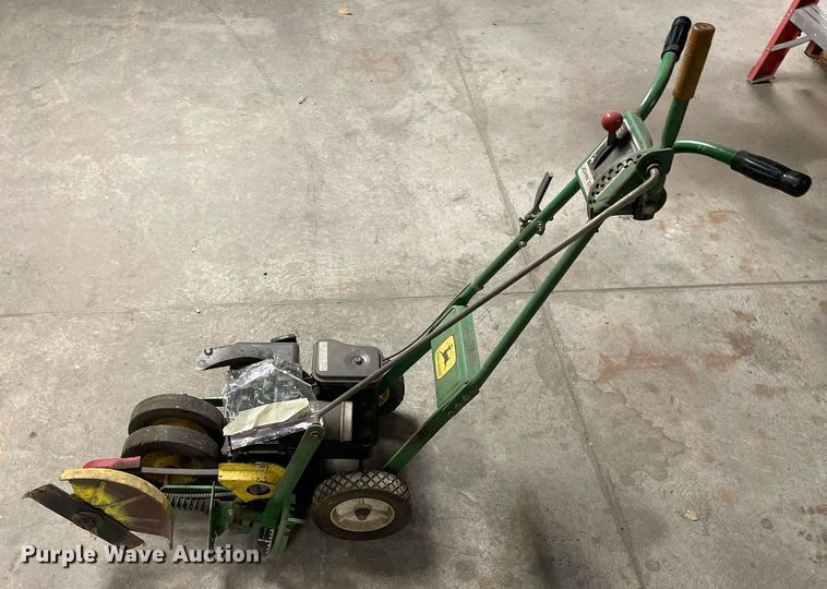 image for item LR9541 Lawn and garden equipment