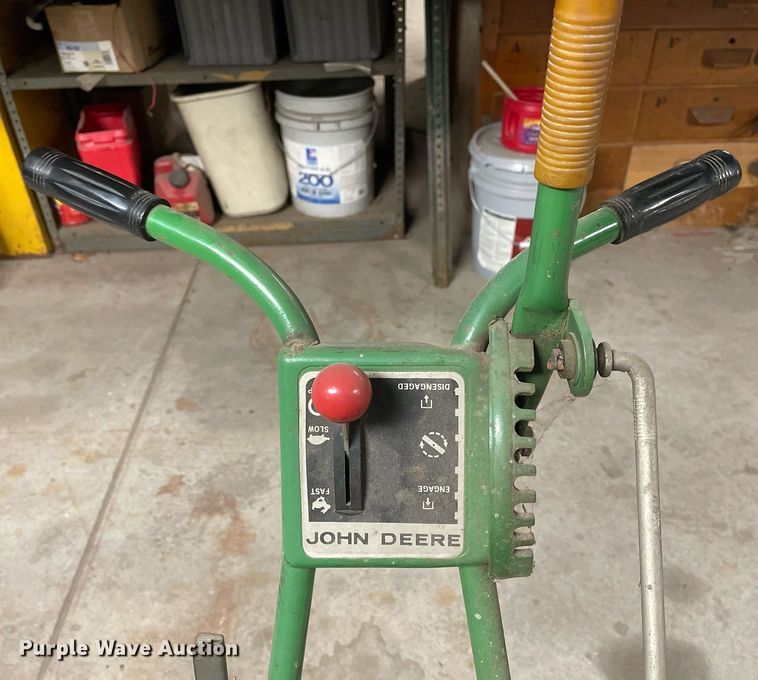 image for item LR9541 Lawn and garden equipment