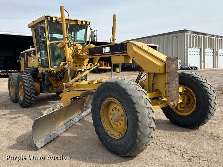 image for item LT9166 2004 Caterpillar 140H VHP  motor grader