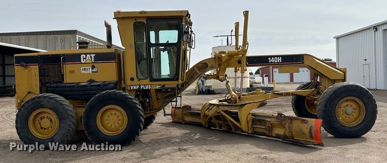 image for item LT9166 2004 Caterpillar 140H VHP  motor grader
