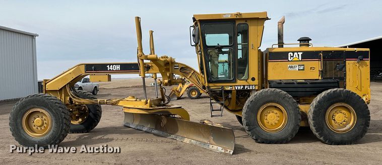 image for item LT9166 2004 Caterpillar 140H VHP  motor grader