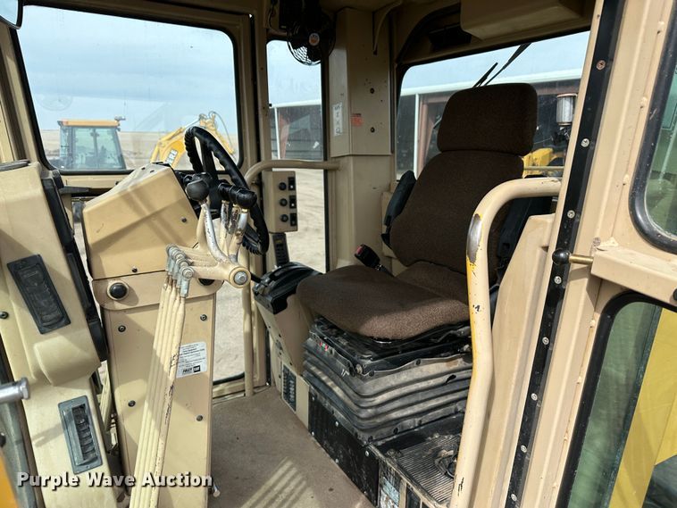 image for item LT9166 2004 Caterpillar 140H VHP  motor grader