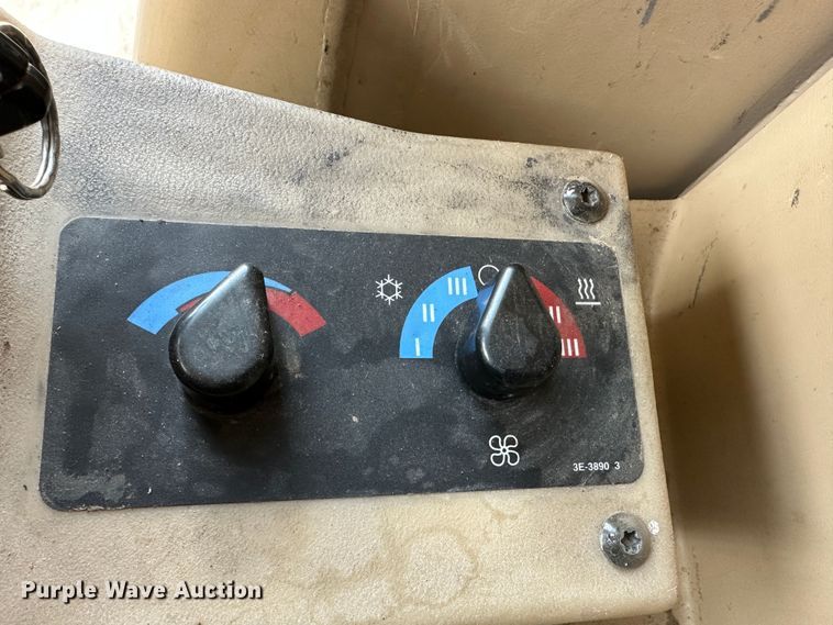 image for item LT9166 2004 Caterpillar 140H VHP  motor grader