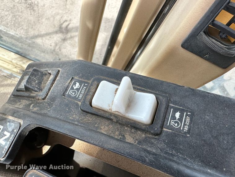 image for item LT9166 2004 Caterpillar 140H VHP  motor grader