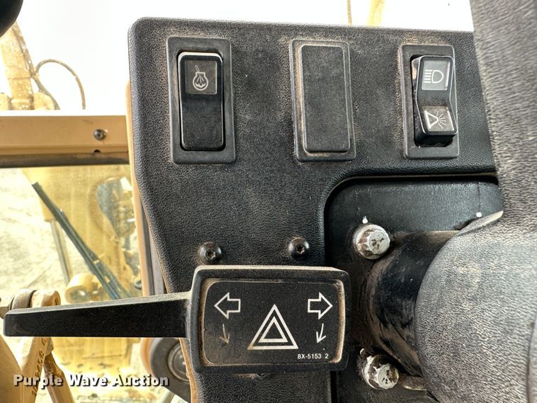 image for item LT9166 2004 Caterpillar 140H VHP  motor grader