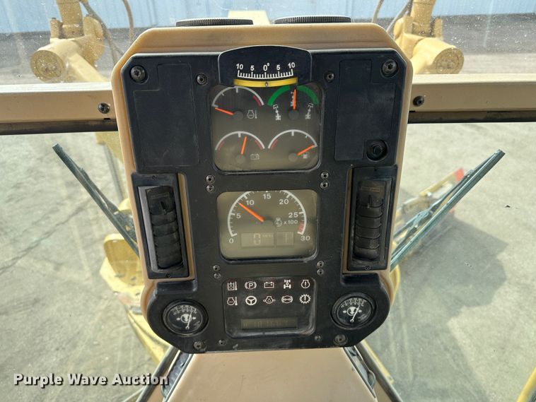 image for item LT9166 2004 Caterpillar 140H VHP  motor grader