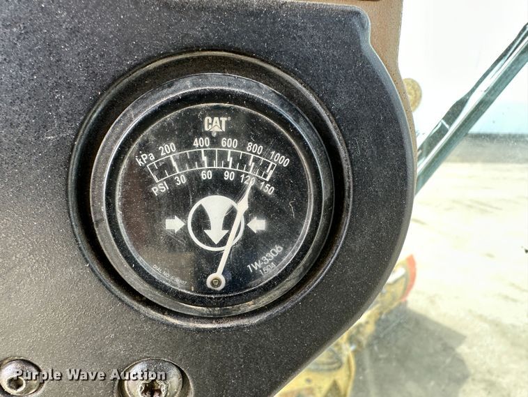 image for item LT9166 2004 Caterpillar 140H VHP  motor grader