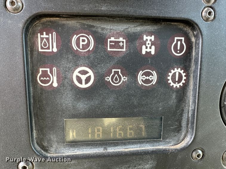 image for item LT9166 2004 Caterpillar 140H VHP  motor grader