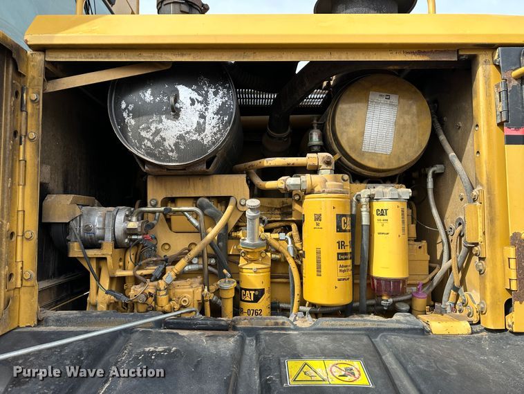 image for item LT9166 2004 Caterpillar 140H VHP  motor grader