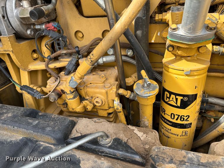 image for item LT9166 2004 Caterpillar 140H VHP  motor grader