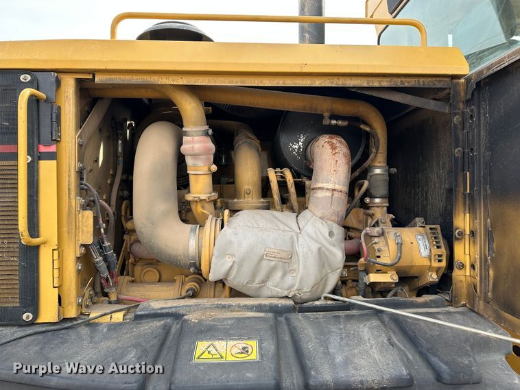 image for item LT9166 2004 Caterpillar 140H VHP  motor grader