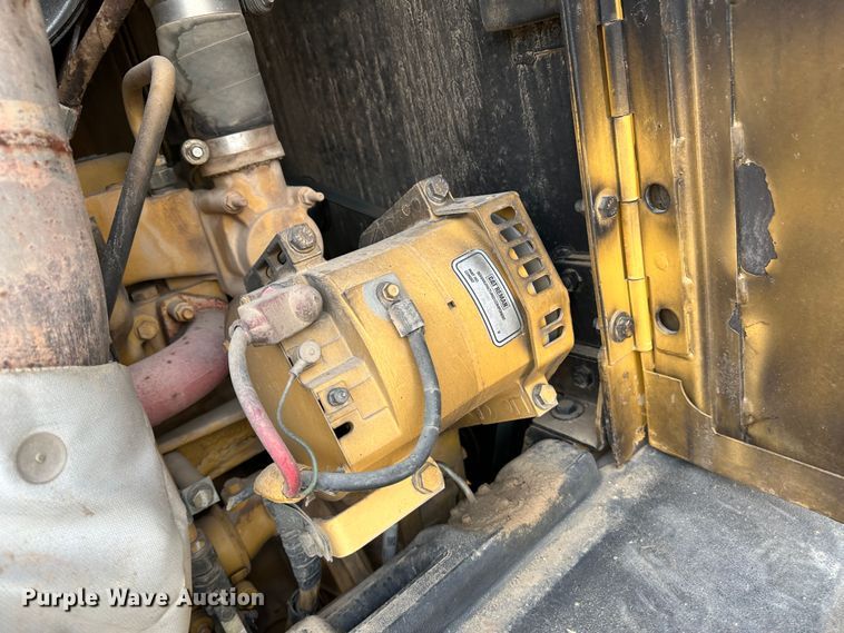 image for item LT9166 2004 Caterpillar 140H VHP  motor grader