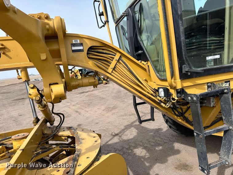 image for item LT9166 2004 Caterpillar 140H VHP  motor grader