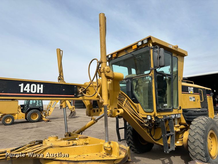 image for item LT9166 2004 Caterpillar 140H VHP  motor grader