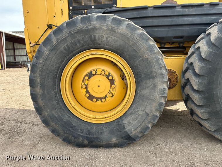 image for item LT9166 2004 Caterpillar 140H VHP  motor grader