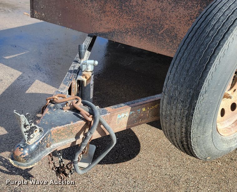 image for item LV9281 2005 H&H  utility trailer