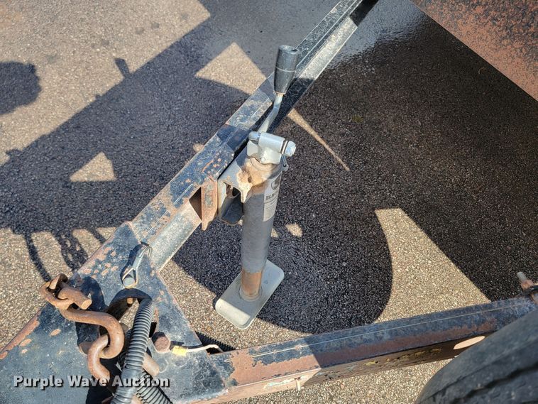 image for item LV9281 2005 H&H  utility trailer